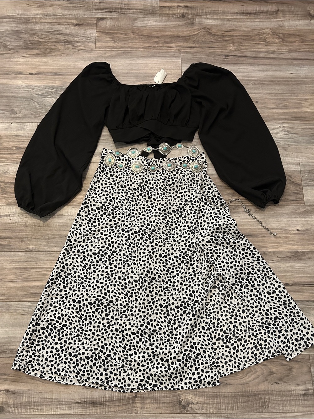 Black Puff Sleeve and Black-and-White Print skirt size L